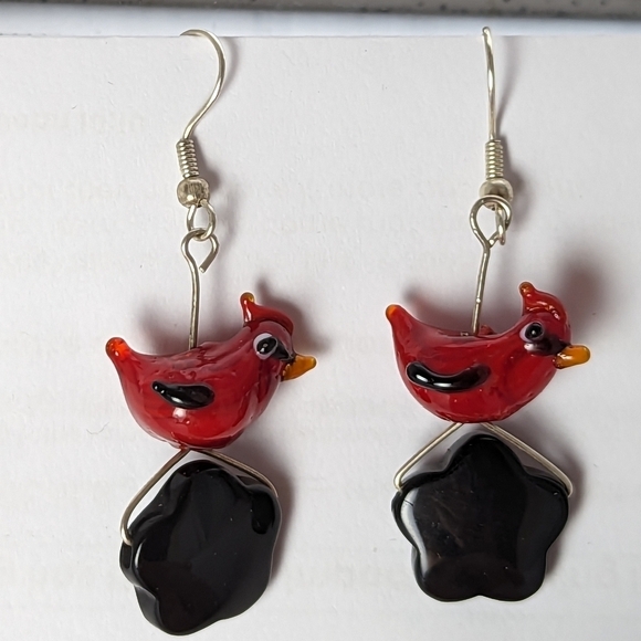 ♥️ Cardinal Glass Art Floral earrings with Silver Tone hoop hooks - Picture 1 of 4